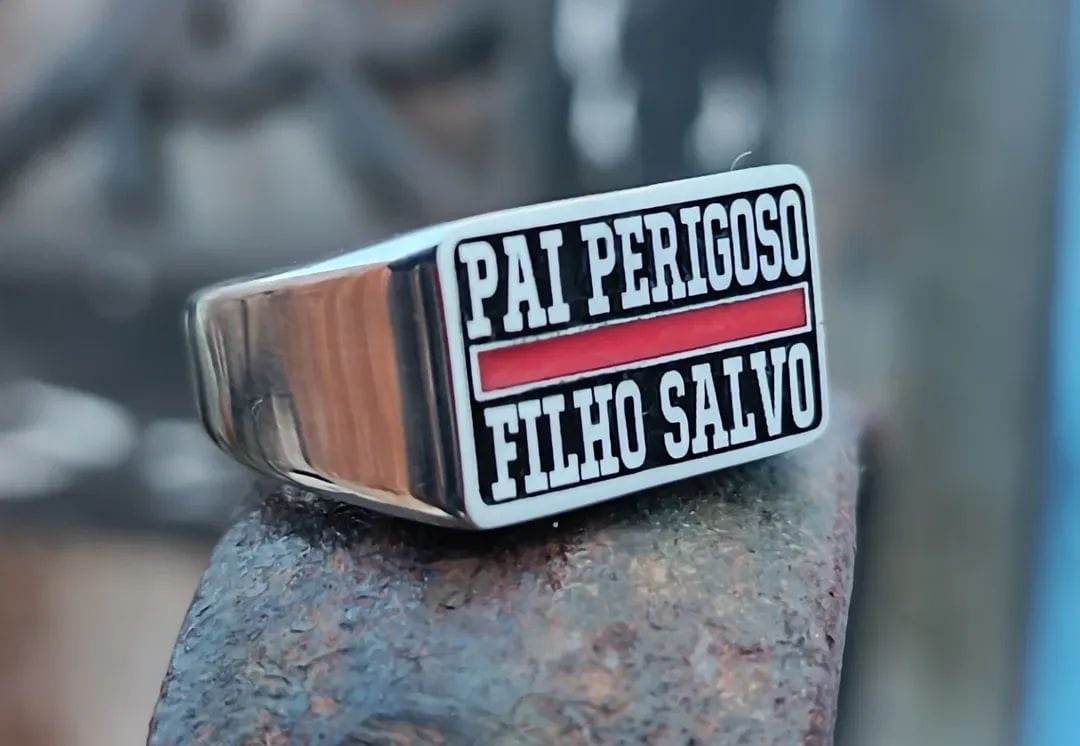 Anel Pai Perigoso Filho Salvo